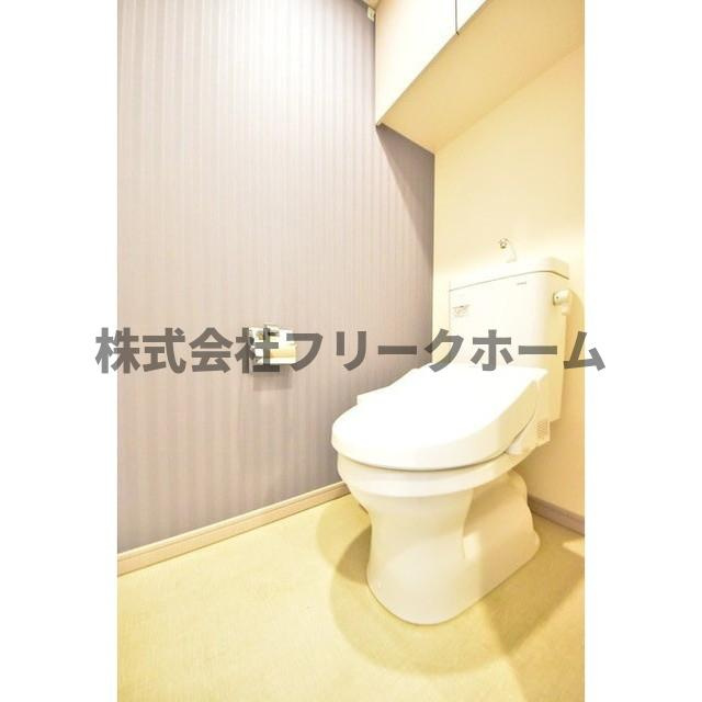 武蔵野市中町１丁目の賃貸マンションのトイレ