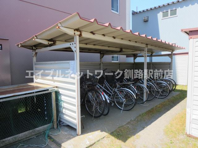 仲浜ハイツの駐車場