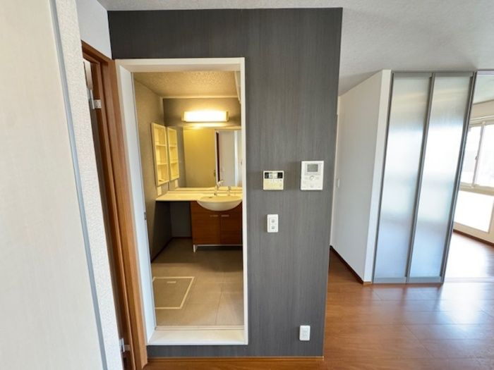 D-room上二十町の洗面所