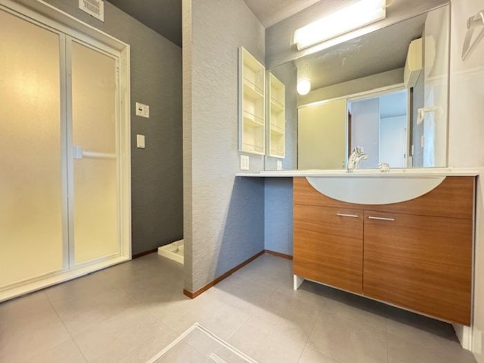 D-room上二十町の洗面所