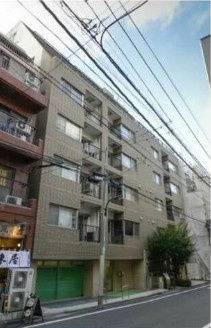 【外観】 | デュオ・スカーラ西新宿 | 鉄筋コンクリート造のがっちりとした建物。