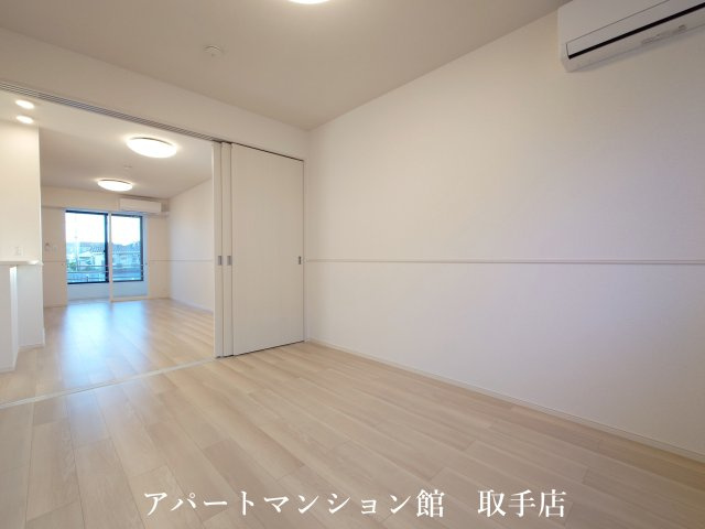 エルヴェの周辺