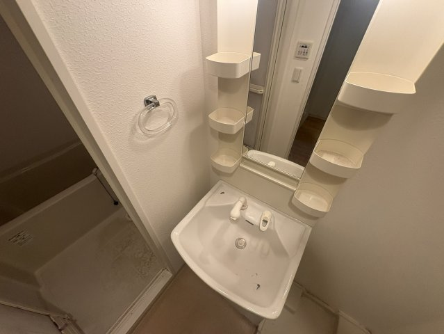 WGB江坂の独立洗面台