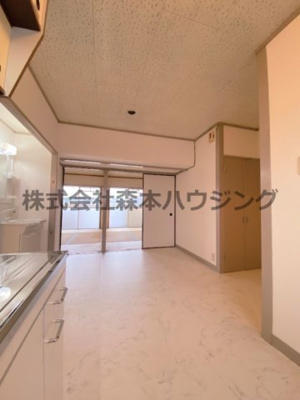 【居間・リビング】 | 　富士コーポラス | ゆったり過ごせる居間です
