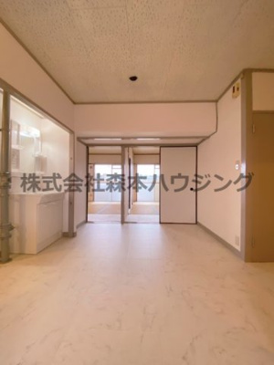 【居間・リビング】 | 　富士コーポラス | 広々とした居間です