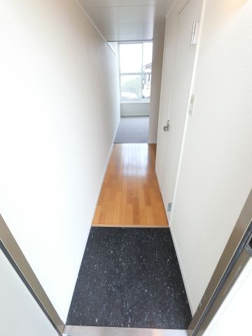 【玄関】 | レオパレスみどり野　B