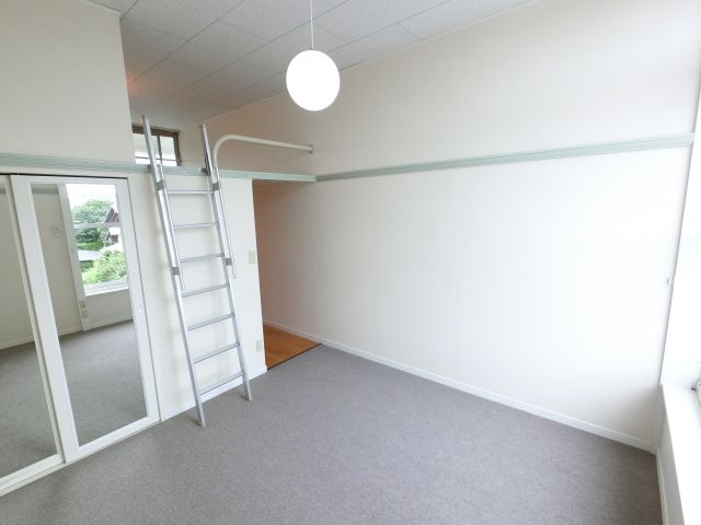 【洋室】 | レオパレスみどり野　B