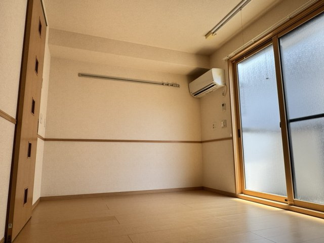 パークサイド渋川Aの居間・リビング