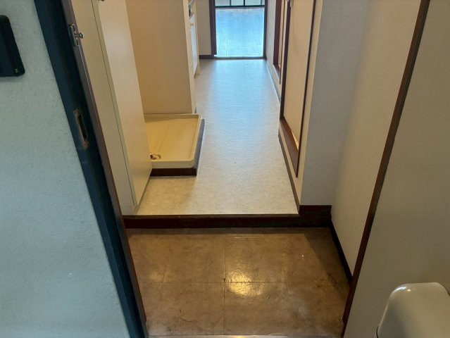 ドミール江戸堀の玄関