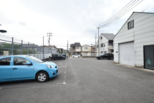 ファームハイツ高畑の駐車場