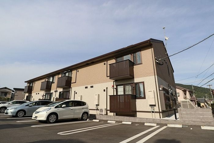 ハイヒルズ城野の外観