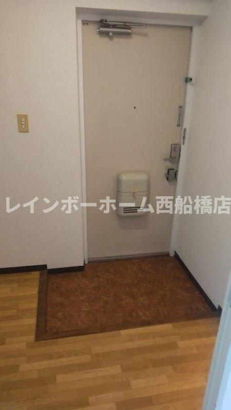 ロイヤルグリーン八千代4号棟の玄関