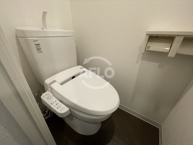 SERENiTE本町エコートのトイレ|SERENiTE本町エコート(セレニテ本町エコート)　ウォシュレット付