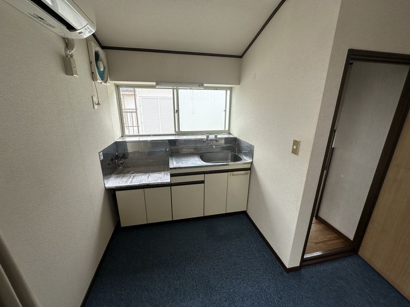 向貸家1号棟戸建のキッチン
