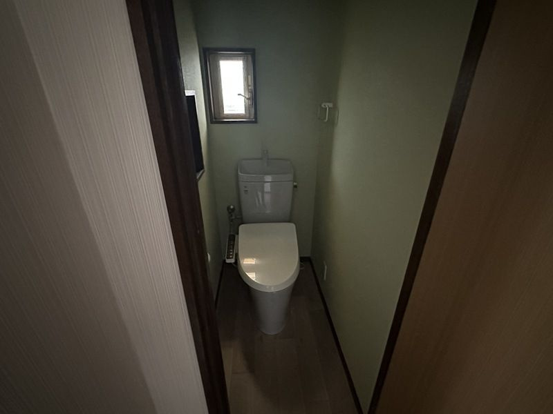 向貸家1号棟戸建のトイレ