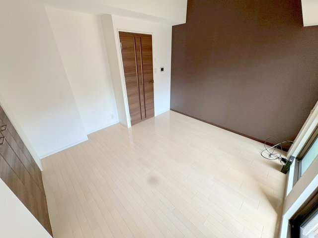 フレンシアノイエ東三国の洋室