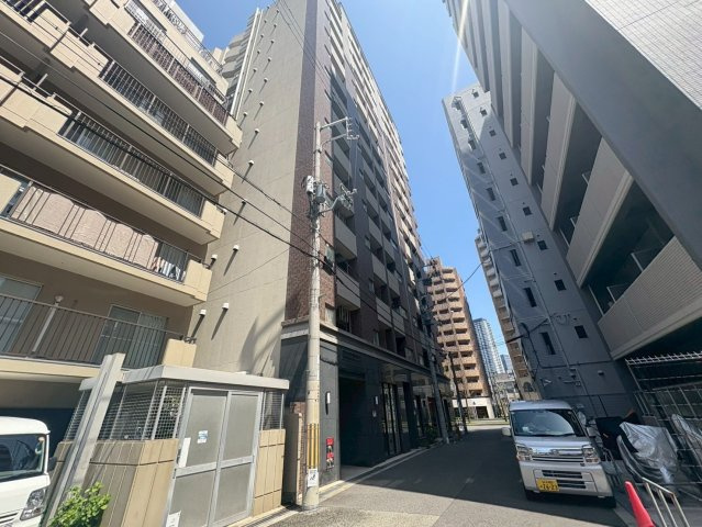 レジティア江戸堀の外観