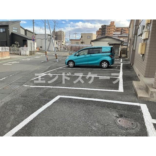 リバティヒルズAの駐車場|高崎、前橋のお部屋探しはエンドスケープまで！お客様の理想お聞かせ下さい♪