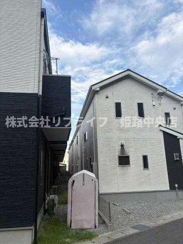 クリスタルハイツ仁豊野の外観