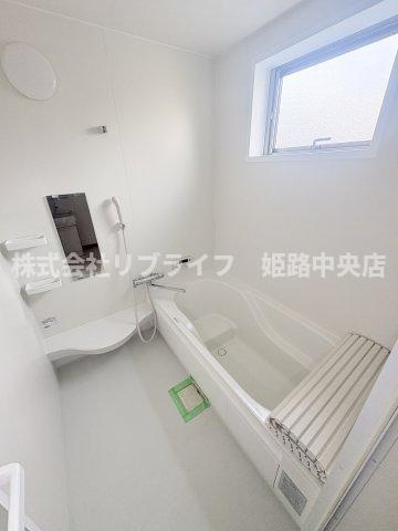 クリスタルハイツ仁豊野の浴室