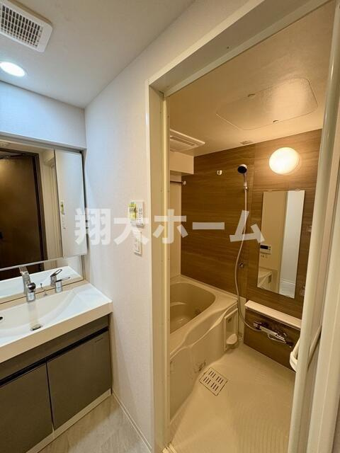 Ｓ－ＲＥＳＩＤＥＮＣＥ住吉ａｑｕａｃｈｔの洗面所