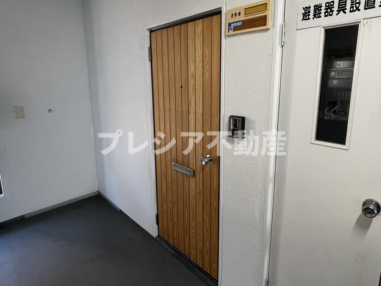せせらぎフラットの玄関