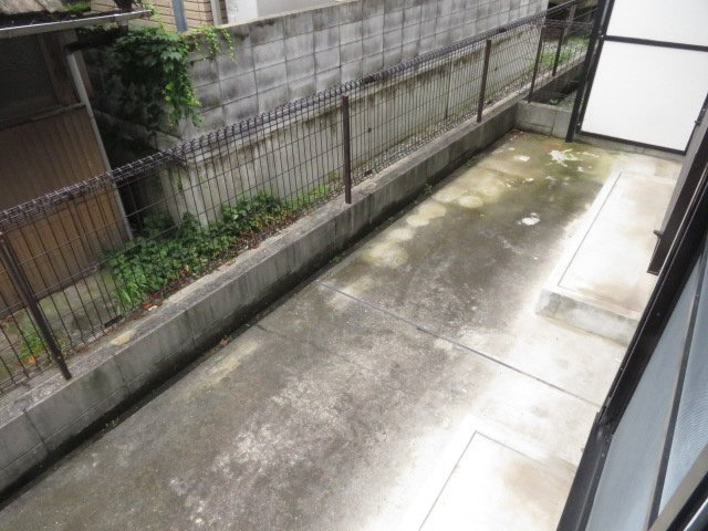 ジュネス野里WESTのバルコニー