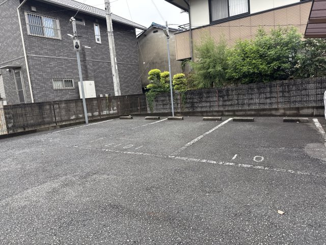 ジュネスのざとWESTの駐車場