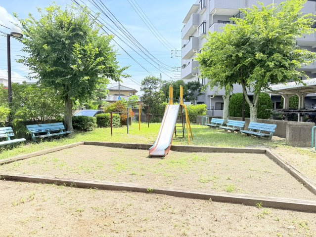 中古マンション土浦シャルマンコーポの中庭