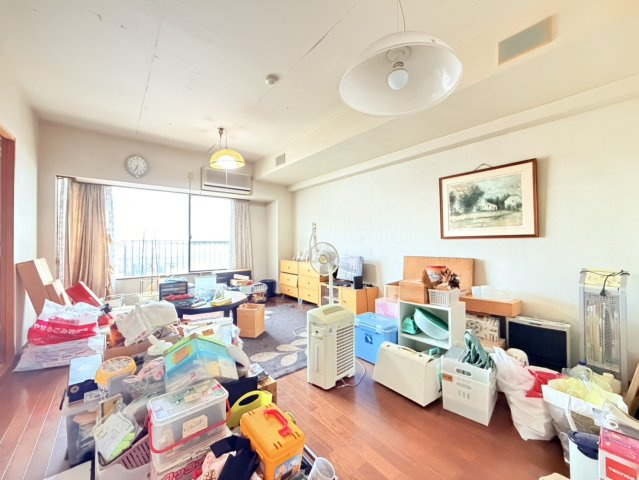 中古マンション土浦シャルマンコーポの居間・リビング
