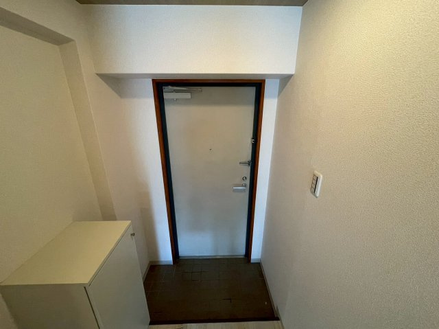 アーデン新大阪の玄関