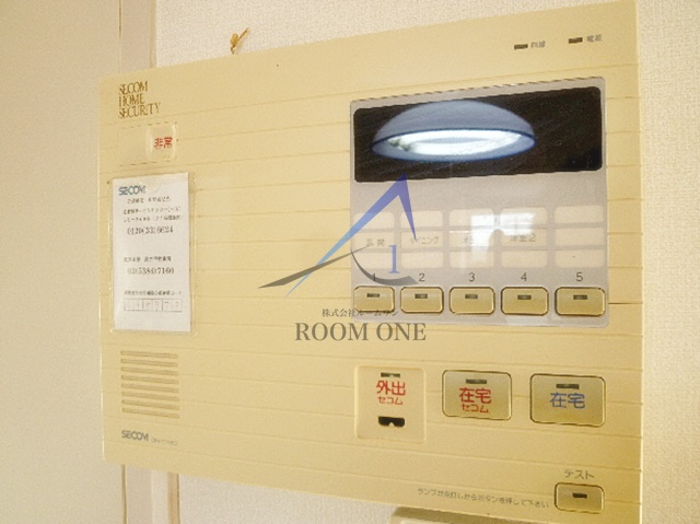 クレストコート上祖師谷のセキュリティ|モニター付きインターホンです。