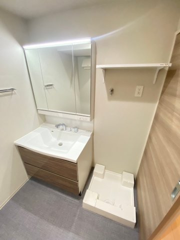 西宮市深津町の賃貸マンションの洗面所