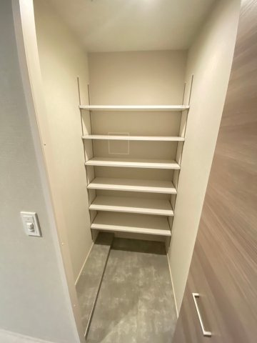 西宮市深津町の賃貸マンションの収納