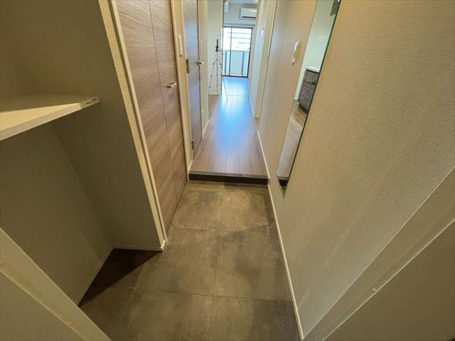 西宮市深津町の賃貸マンションの玄関