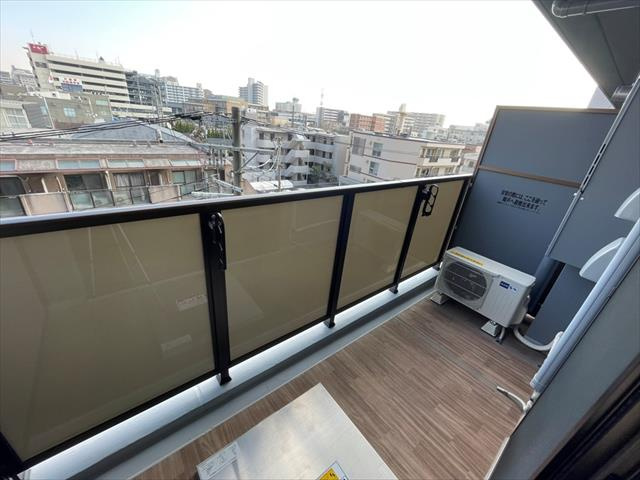 西宮市深津町の賃貸マンションのバルコニー