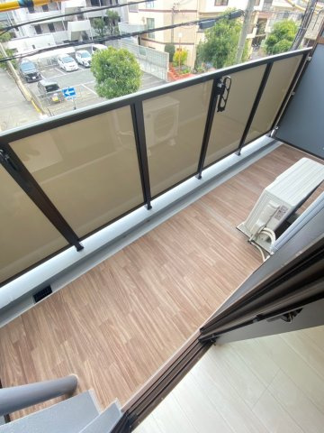 西宮市深津町の賃貸マンションのバルコニー