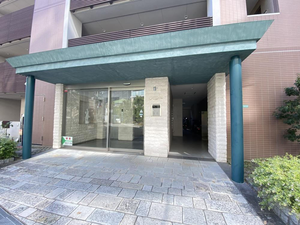 西宮市松原町の賃貸マンションのエントランス