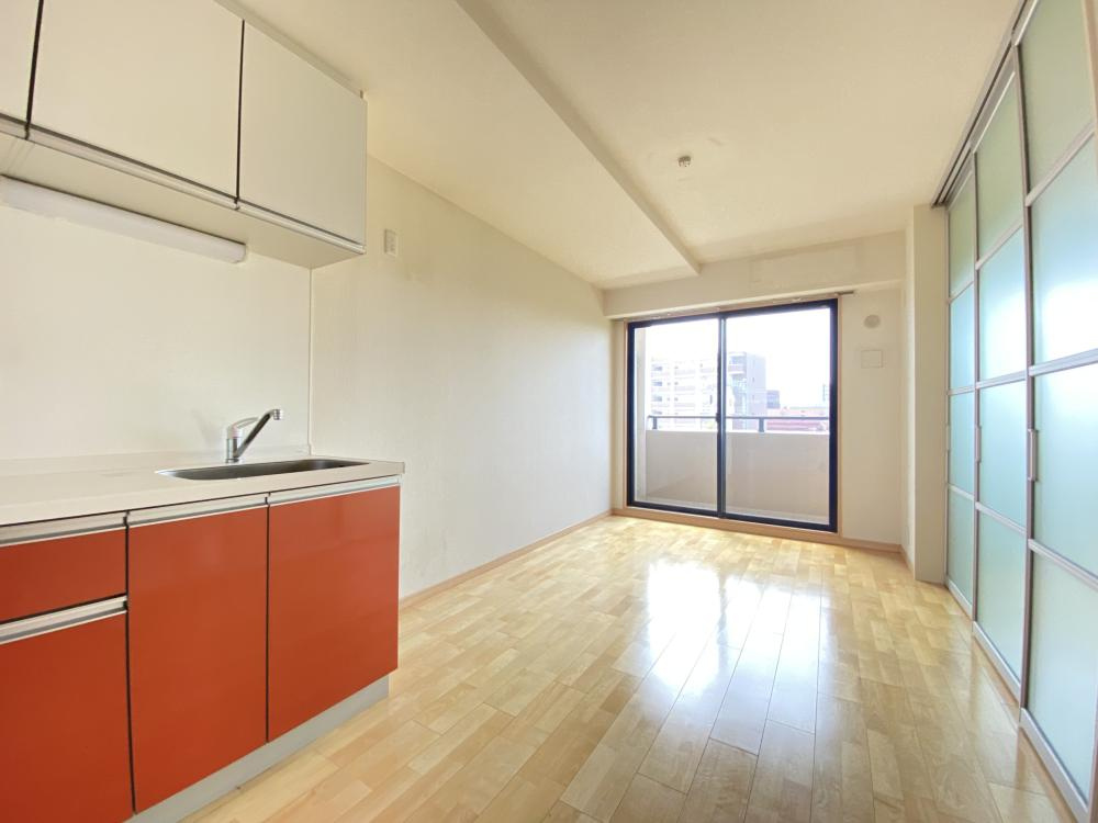 西宮市松原町の賃貸マンションの居間・リビング