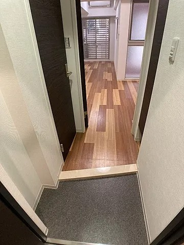 神戸市中央区中山手通１丁目の賃貸マンションの玄関