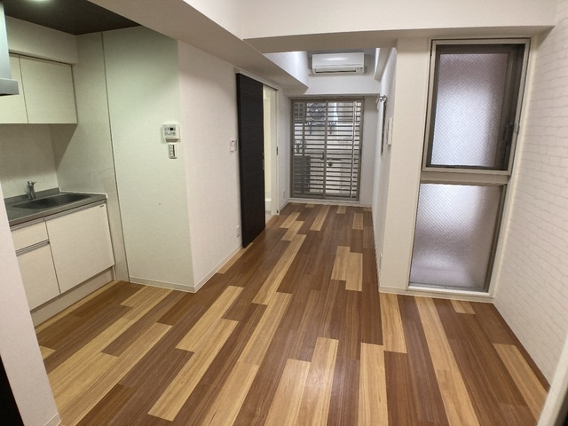 神戸市中央区中山手通１丁目の賃貸マンションの居間・リビング