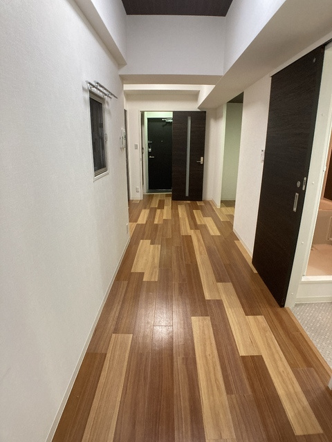 神戸市中央区中山手通１丁目の賃貸マンションの居間・リビング