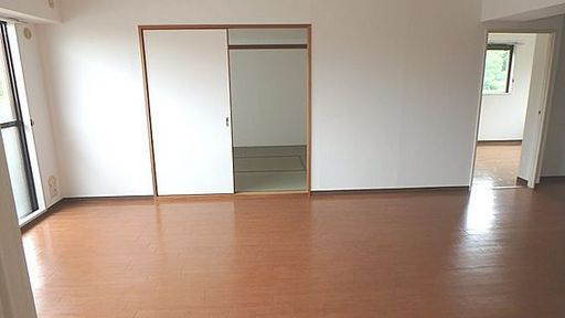 フォレスト岡本の居間・リビング