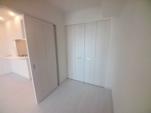 神戸市灘区倉石通３丁目の賃貸マンションの居間・リビング