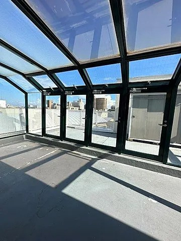 神戸市東灘区岡本１丁目の賃貸マンションのバルコニー|サンルーム