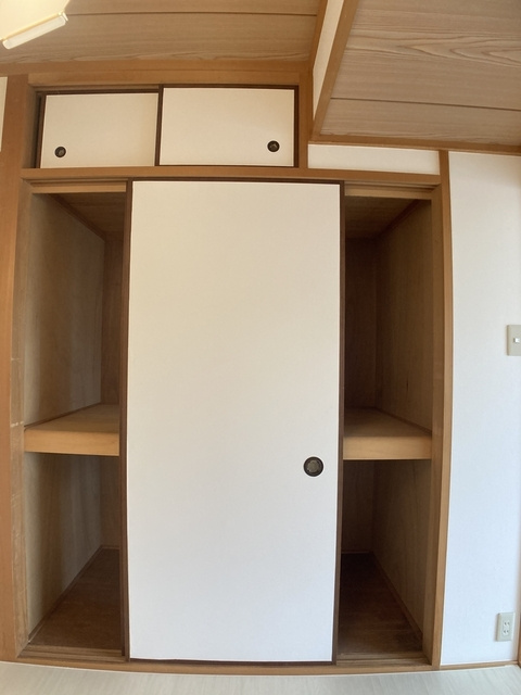 神戸市東灘区岡本１丁目の賃貸マンションの収納