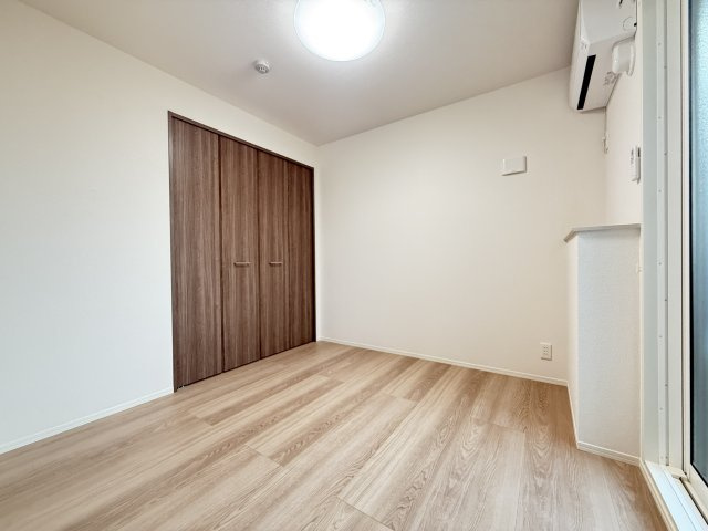 神戸市灘区岩屋北町２丁目のアパートの居間・リビング