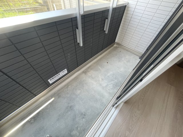 神戸市灘区岩屋北町２丁目のアパートのバルコニー