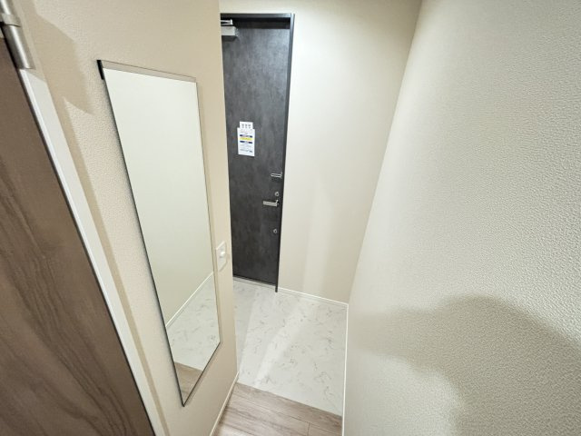 西宮市高木東町の賃貸マンションの玄関