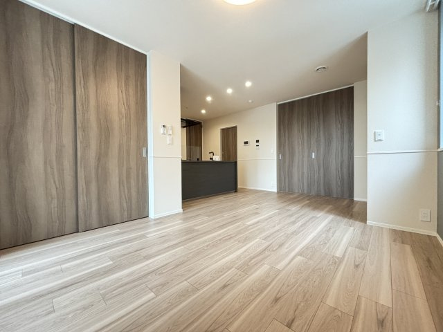 西宮市高木東町の賃貸マンションの居間・リビング